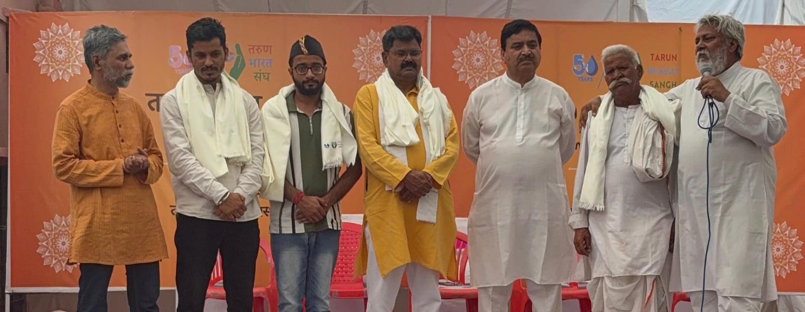 उत्तराखंड के तीन नायकों को ‘तरुण आश्रम’ में सम्मान, हल्दूचौड़ के पीयूष जोशी को मिला विशेष गौरव