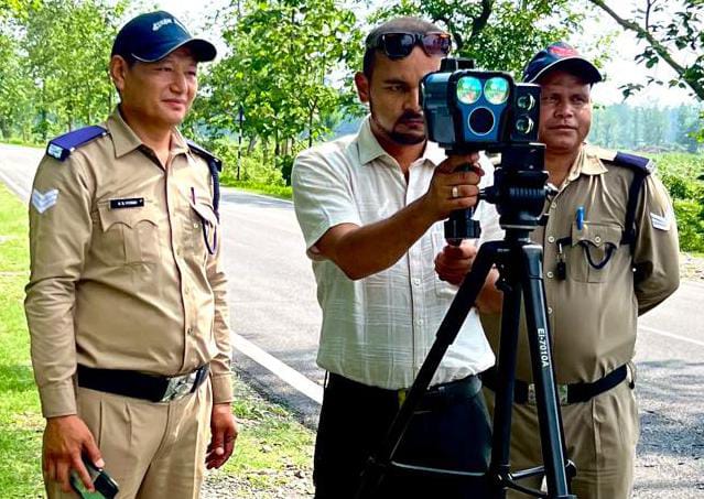 हल्द्वानी-नैनीताल में परिवहन विभाग की बड़ी कार्रवाई, 108 वाहन चालान, ट्रक-पिकअप-ई रिक्शा सीज।