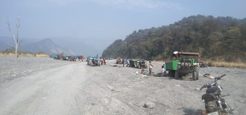 उत्तराखंड में घरेलू वन परमिट के नाम पर खुला अवैध खनन का खेल! कॉर्बेट के जंगलों तक पहुंची